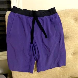 Mens lululemon CORE SHORT size medium 11” inseam